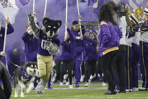 Pac-12 bowl projections: Washington on track for CFP as Oregon has a Fiesta look; WSU to the Holiday